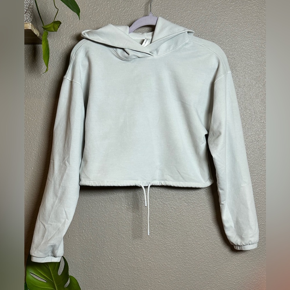 Aritzia Babaton crop hoodie in Bone size Xxs
